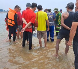 สุดเศร้า เด็กหญิง 14 น้ำพัดออกนอกทุ่น จมหาดริมโขงบึงกาฬเสียชีวิต เด็ก10 ขวบรอดหวุดหวิด