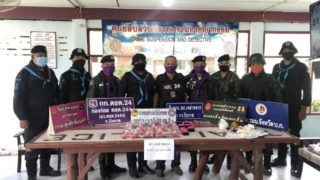 บึงโขงหลง ทหารพรานร่วมปกครอง ได้ตรวจยึดยาบ้าซุกริมแม่น้ำโขง 13,146 เม็ด