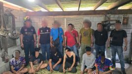 ตำรวจ.โซ่พิสัยจับวัยรุ่นเสพยาและครอบครองยาเสพติดพร้อมกัน6ราย