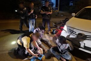 ตำรวจกองกำกับการสืบสวน ภจว.บึงกาฬ ได้ทำการจับกุมวัยรุ่น ค้ายาบ้า 16,000 เม็ด