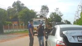 ระทึก! ยิงสนั่นกลางเมือง สกัดจับขบวนการค้ายา ไล่ล่ากว่า 10 กิโลฯ ยึดของกลาง 3 แสนเม็ด...